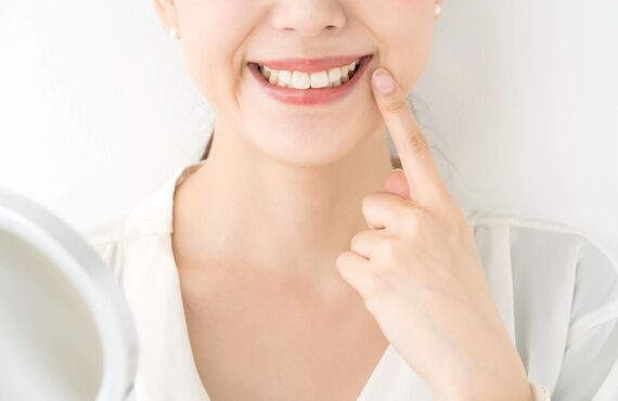 自費診療のインプラント等も含めご納得いただける治療を提供する大阪の歯科